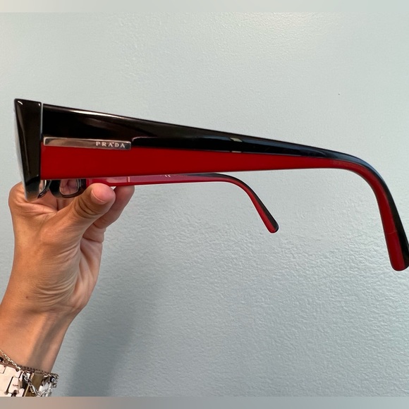 Prada Línnea Roja prescription glasses. - Picture 11 of 11